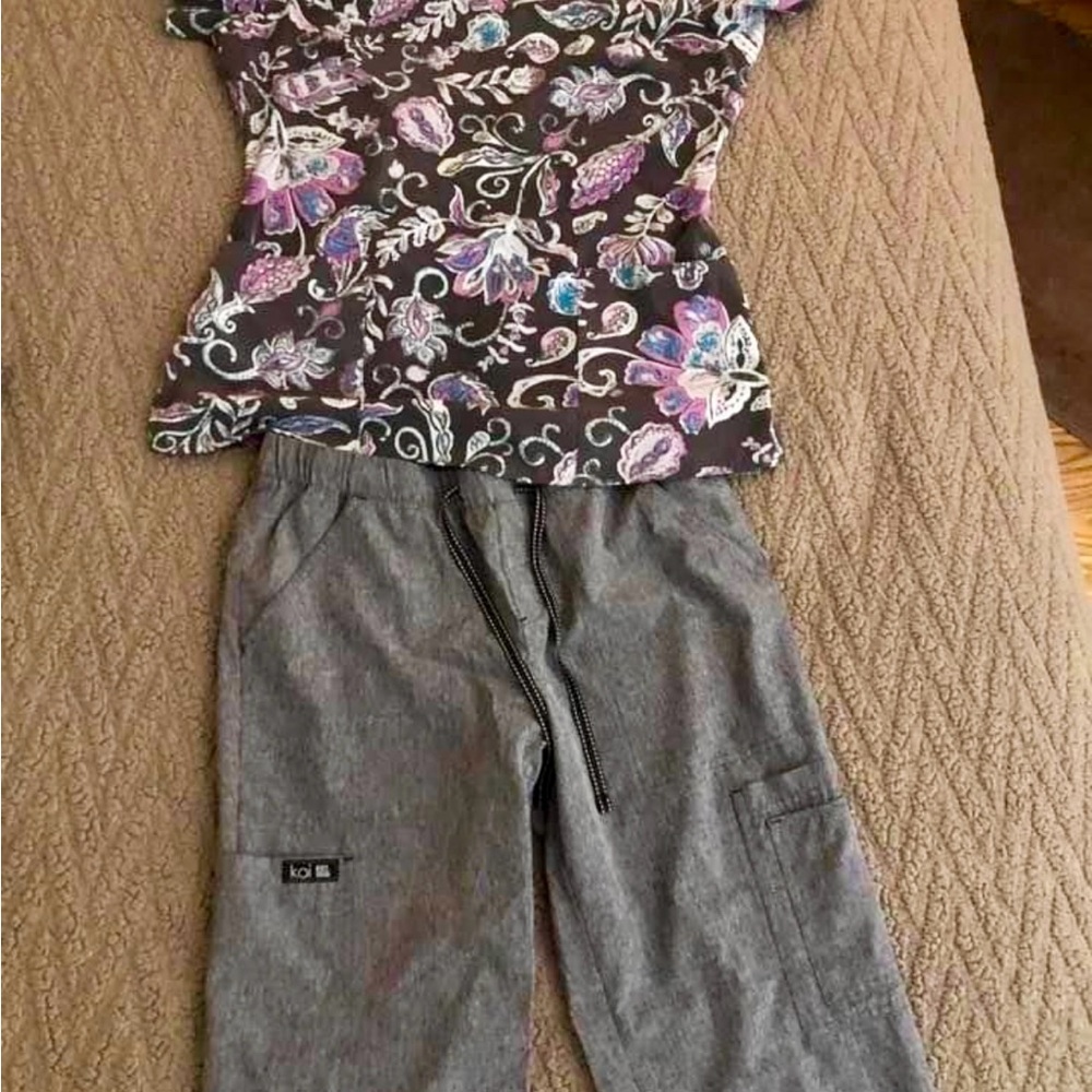 Women’s Scrub Sets